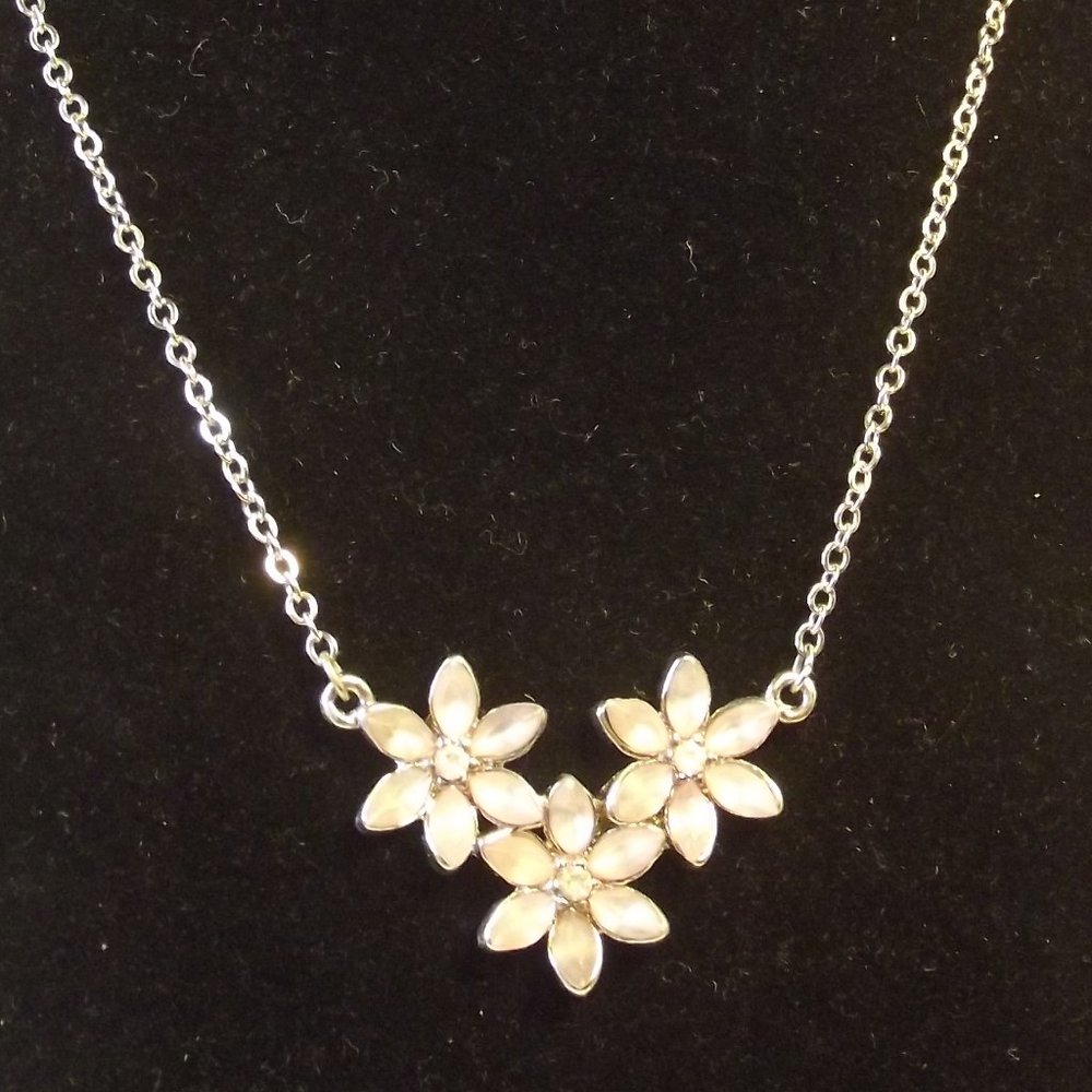 Pink Crystal Daisy Necklace